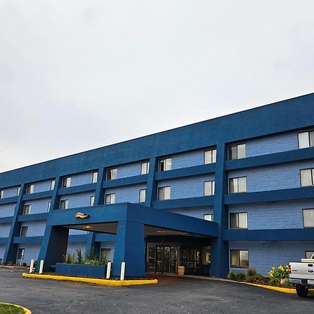 Days Inn By Wyndham Davenport Eksteriør bilde