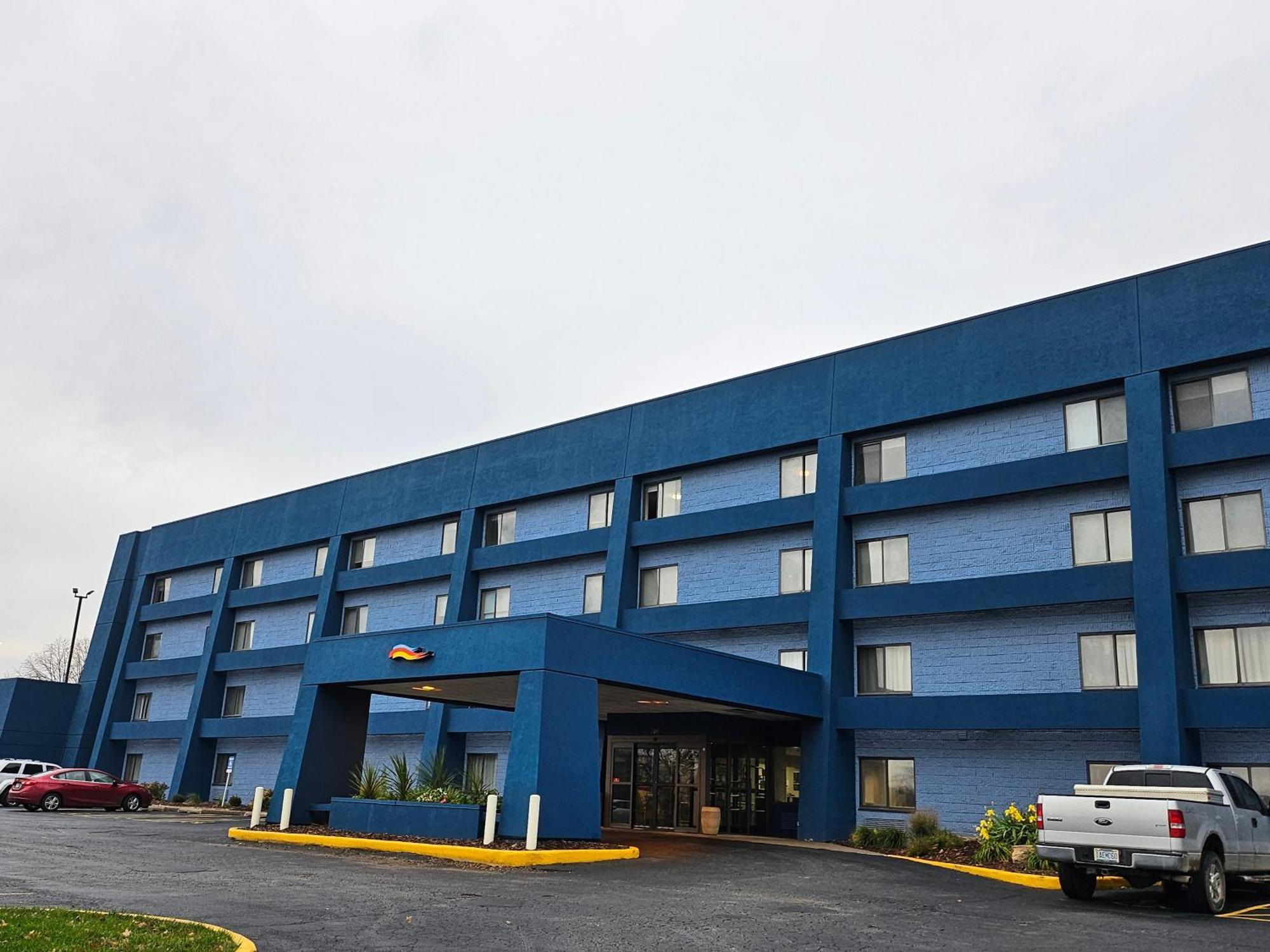 Days Inn By Wyndham Davenport Eksteriør bilde