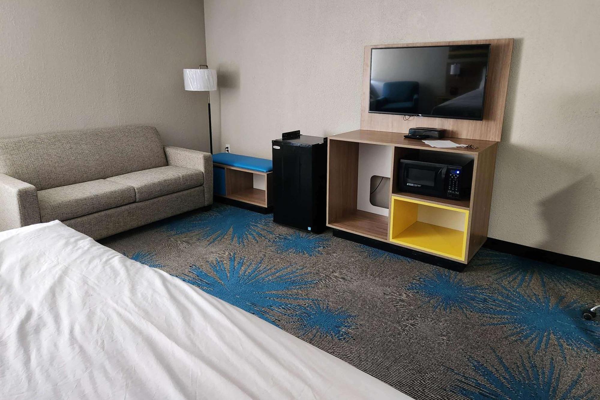 Days Inn By Wyndham Davenport Eksteriør bilde